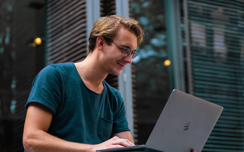 1xBet affiliate registration